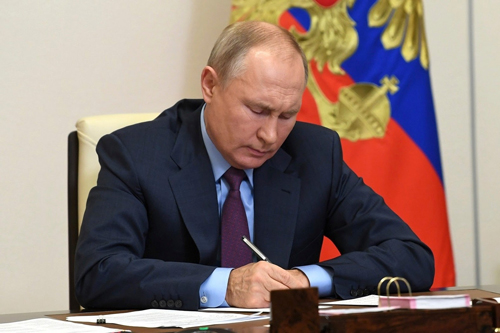 Ruský prezident Vladimír Putin se zbavil zhoubného vlivu Rothschildů